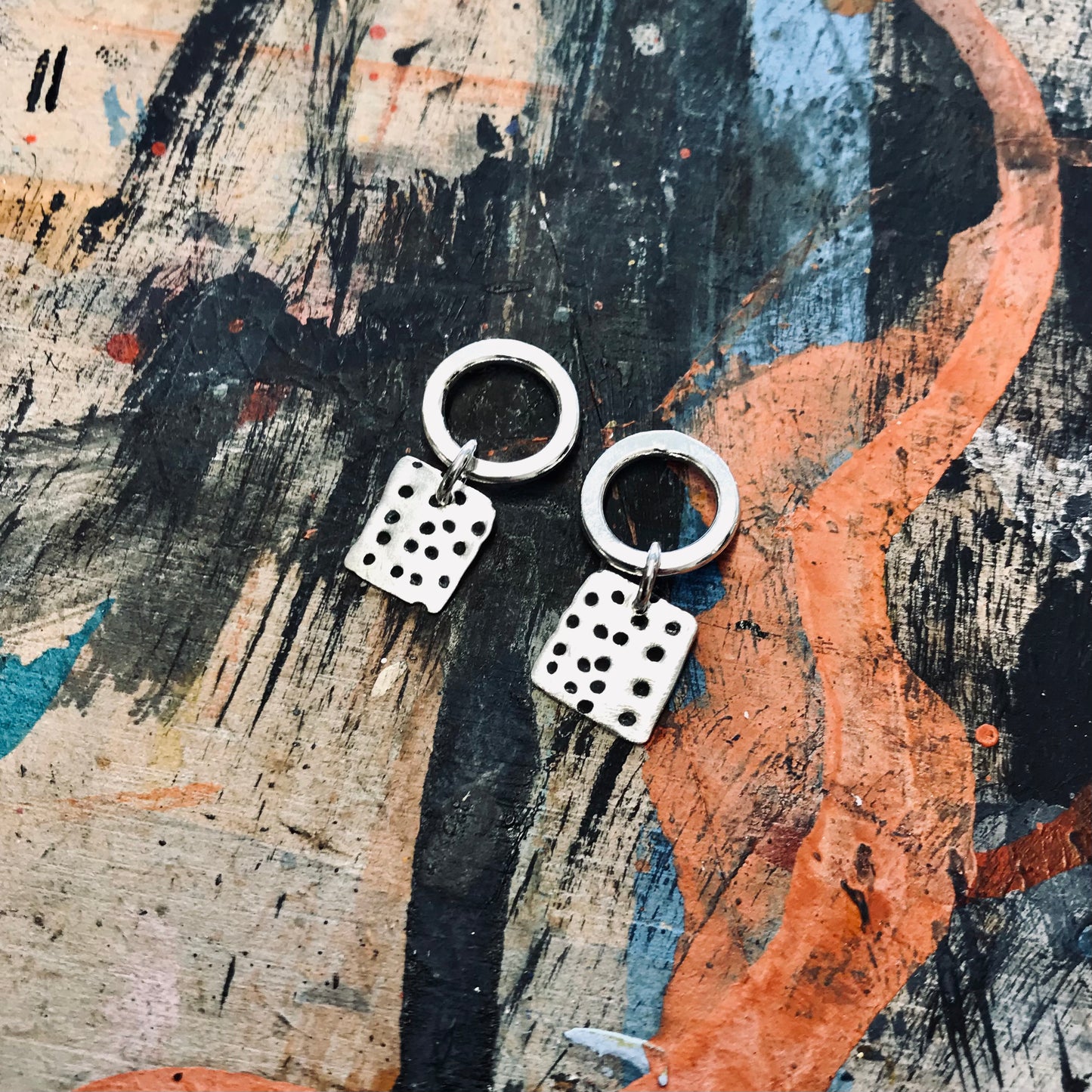 Tiny dots earrings