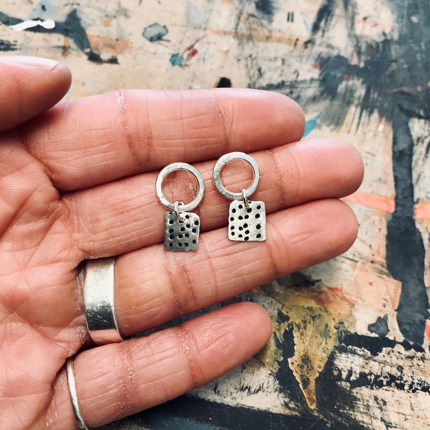 Tiny dots earrings