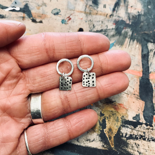 Tiny dots earrings